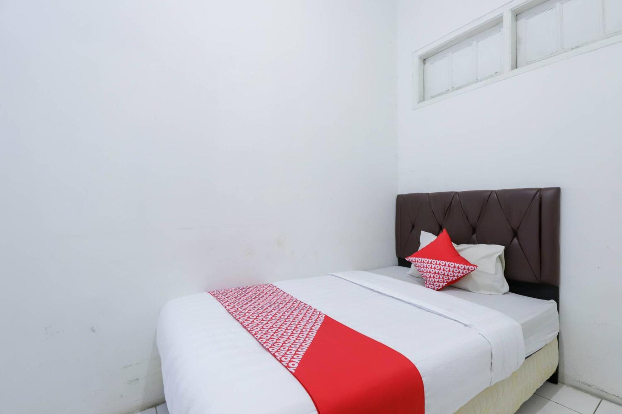 Oyo 1111 Pasar Baru Inn Jakarta Exterior photo